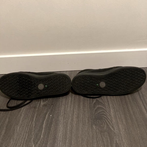 Black Timberlands Chukka Boots - Picture 2 of 3